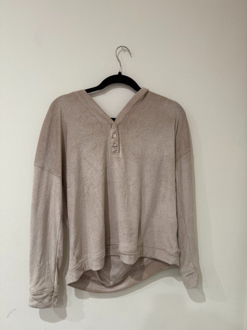 Roudelain Women's Long-Sleeve Ribbed Velour Pajama Top. NWT (ONLY TOP) - Picture 3 of 3